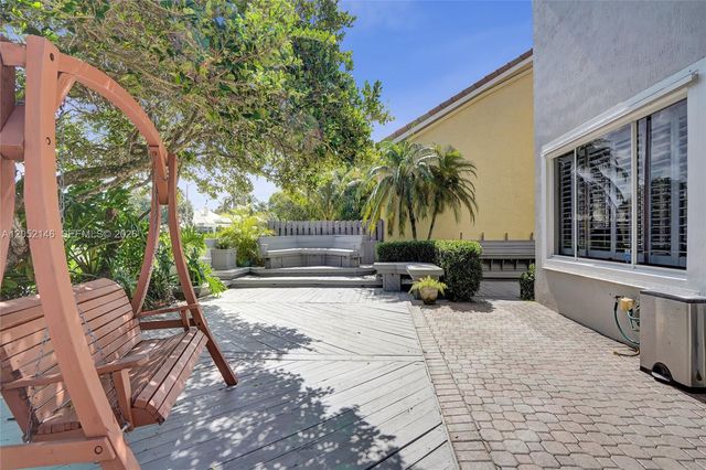 10073 NW 5th Street, Plantation, FL 33324