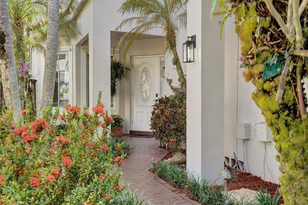 10073 NW 5th Street, Plantation, FL 33324
