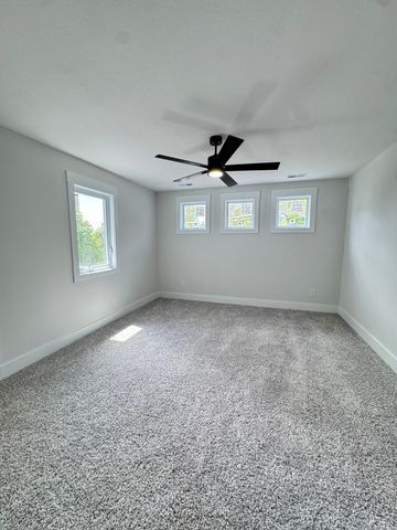 1725 Powell Rd, Clarksville, TN 37043