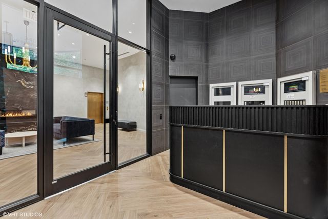 340 W SUPERIOR Street 1607, Chicago, IL 60654