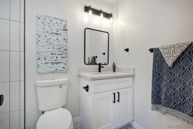 560 11th St, Imperial Beach, CA 91932