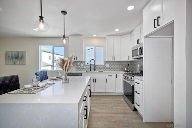 560 11th St, Imperial Beach, CA 91932
