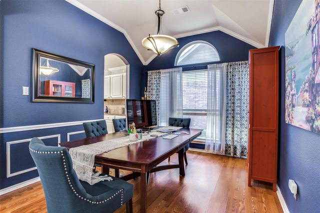 615 Delores Drive, Grand Prairie, TX 75052