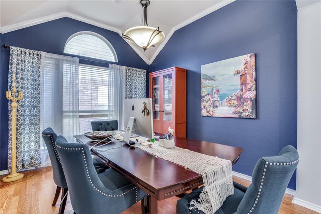 615 Delores Drive, Grand Prairie, TX 75052