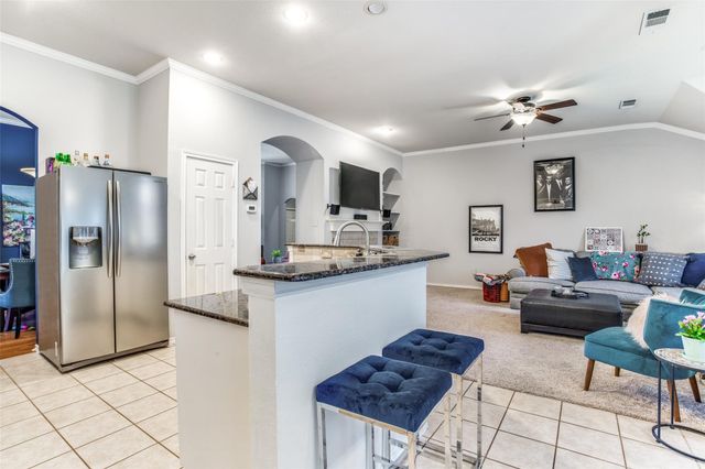 615 Delores Drive, Grand Prairie, TX 75052