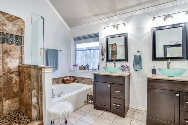 615 Delores Drive, Grand Prairie, TX 75052