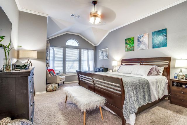 615 Delores Drive, Grand Prairie, TX 75052