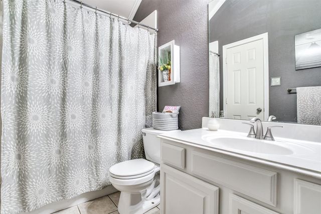 615 Delores Drive, Grand Prairie, TX 75052