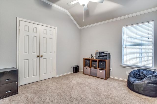 615 Delores Drive, Grand Prairie, TX 75052