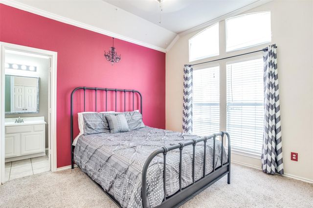 615 Delores Drive, Grand Prairie, TX 75052