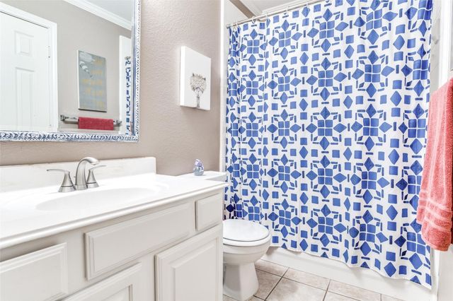 615 Delores Drive, Grand Prairie, TX 75052