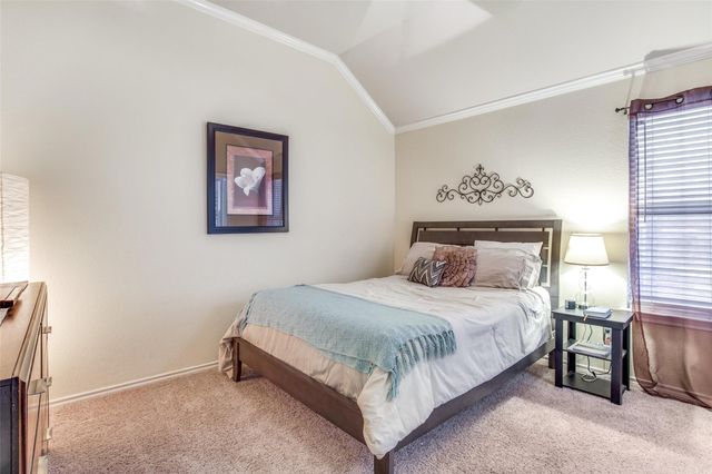 615 Delores Drive, Grand Prairie, TX 75052