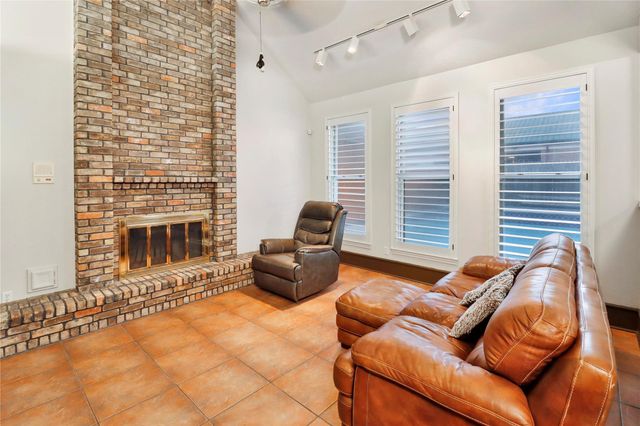 12511 Oakcroft Drive, Houston, TX 77070