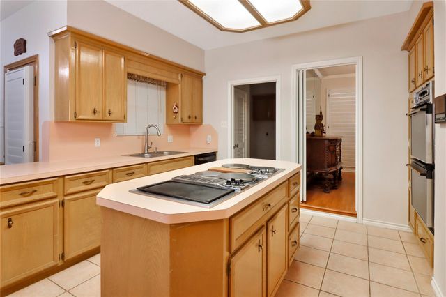 12511 Oakcroft Drive, Houston, TX 77070