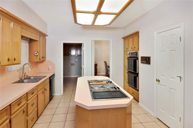 12511 Oakcroft Drive, Houston, TX 77070