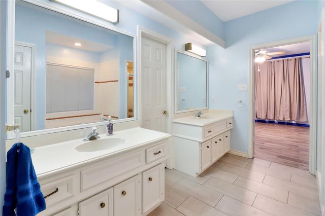 12511 Oakcroft Drive, Houston, TX 77070