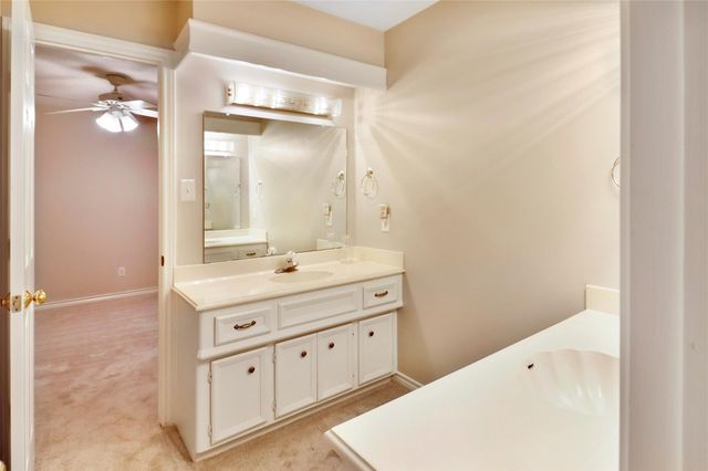 12511 Oakcroft Drive, Houston, TX 77070