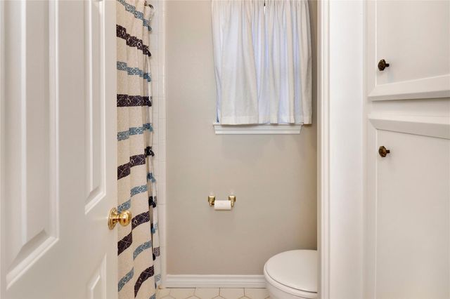 12511 Oakcroft Drive, Houston, TX 77070