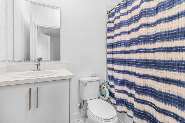 417 NW 12th Place, Florida City, FL 33034