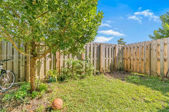 417 NW 12th Place, Florida City, FL 33034