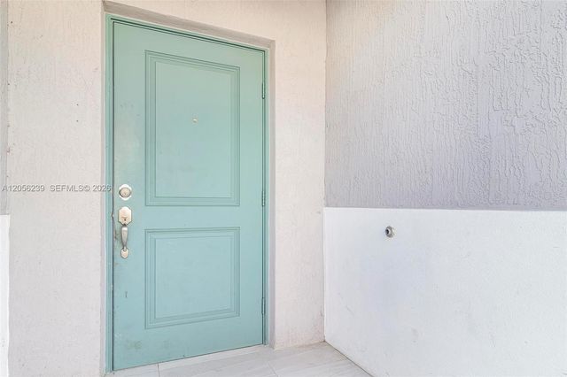 417 NW 12th Place, Florida City, FL 33034