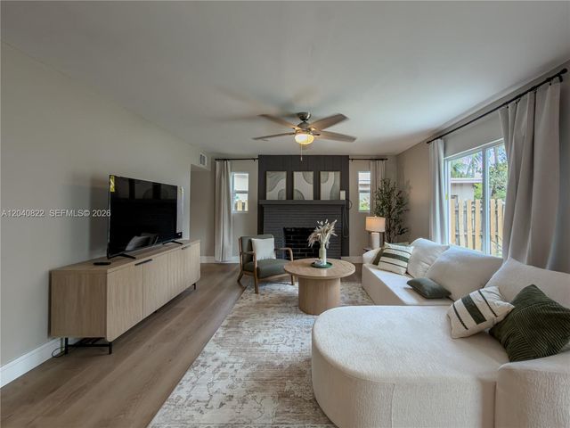 1813 SW 10th Street, Fort Lauderdale, FL 33312