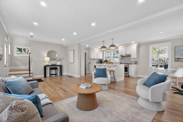10 Johnson Street, Newburyport, MA 01950