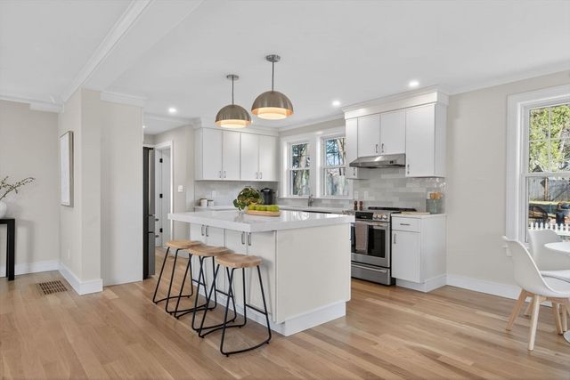 10 Johnson Street, Newburyport, MA 01950