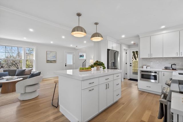 10 Johnson Street, Newburyport, MA 01950