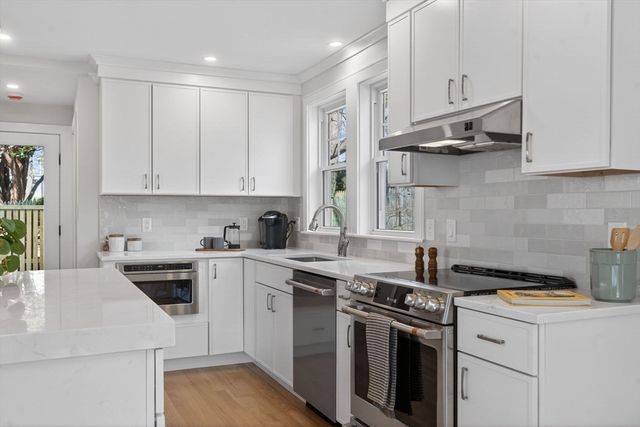 10 Johnson Street, Newburyport, MA 01950