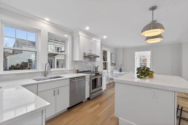 10 Johnson Street, Newburyport, MA 01950