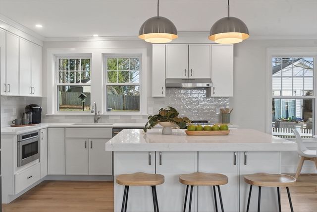 10 Johnson Street, Newburyport, MA 01950