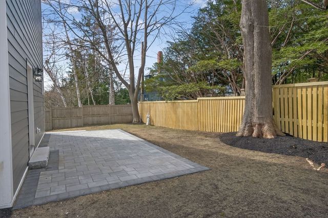 10 Johnson Street, Newburyport, MA 01950