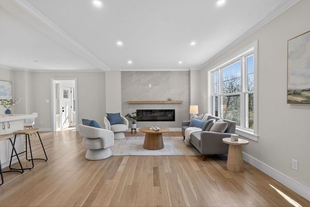 10 Johnson Street, Newburyport, MA 01950