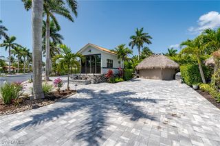 13613 Snapper LN, Naples, FL 34114
