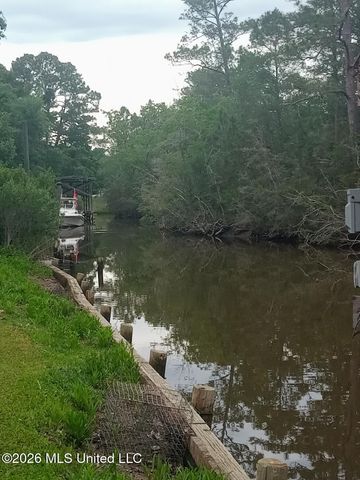 1832 Seacrest, Gautier, MS 39553