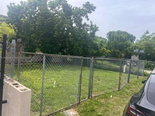7717 NE 1st Ave, Miami, FL 33138