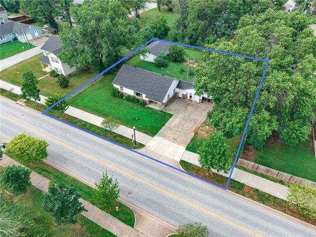 903-905 E Central Avenue, Bentonville, AR 72712