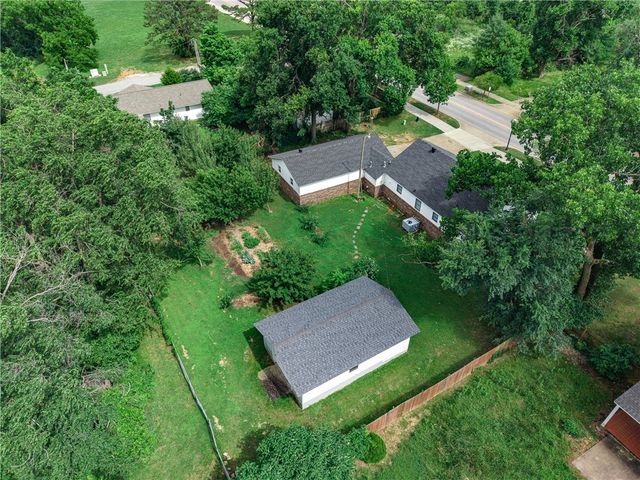 903-905 E Central Avenue, Bentonville, AR 72712