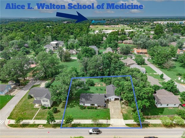 903-905 E Central Avenue, Bentonville, AR 72712