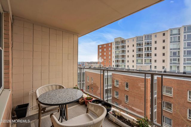 28 Riverside Avenue 6M, Red Bank, NJ 07701