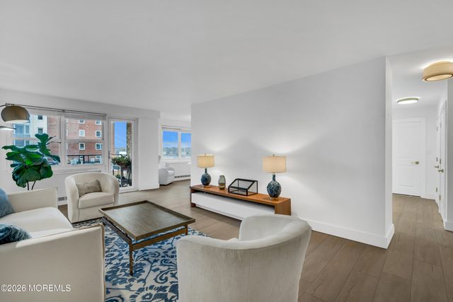 28 Riverside Avenue 6M, Red Bank, NJ 07701