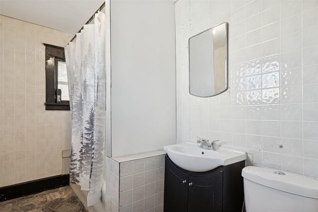 806 N Eaton Street, Albion, MI 49224