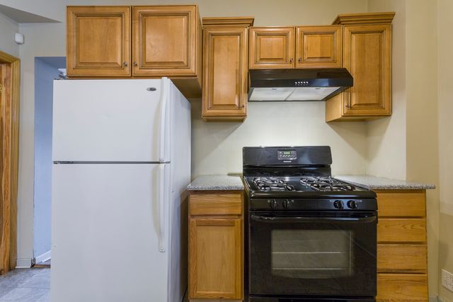 4229 W Division Street, Chicago, IL 60651