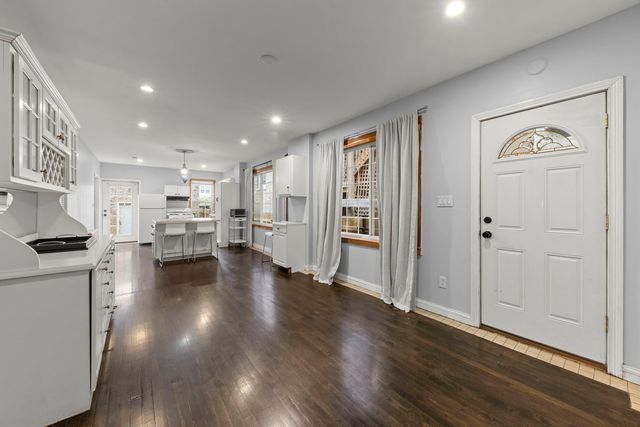 4229 W Division Street, Chicago, IL 60651