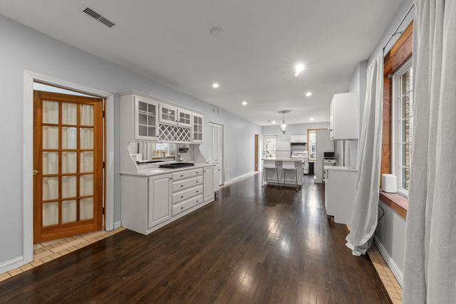 4229 W Division Street, Chicago, IL 60651