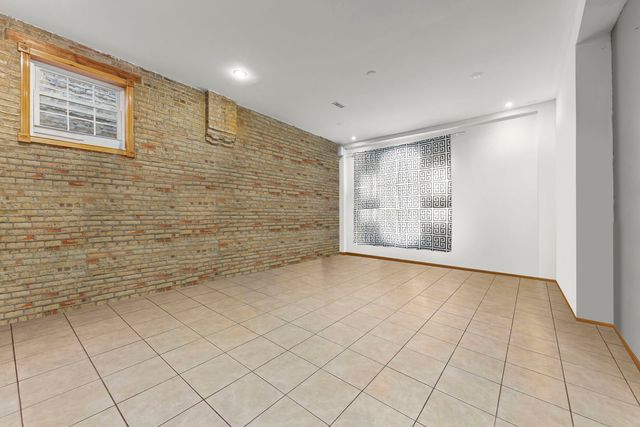 4229 W Division Street, Chicago, IL 60651