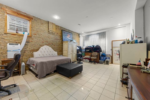 4229 W Division Street, Chicago, IL 60651