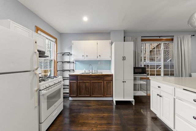 4229 W Division Street, Chicago, IL 60651