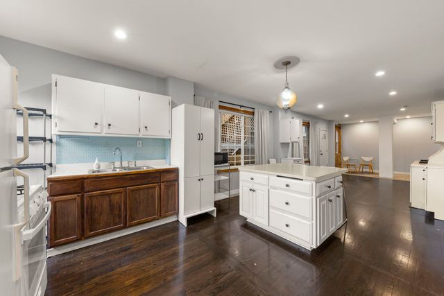 4229 W Division Street, Chicago, IL 60651